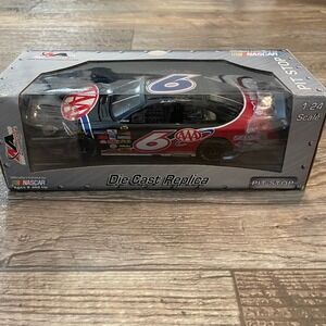 Mark Martin #06 AAA Homestead NASCAR 1:24 Die-Cast Replica Ford Fusion 2006